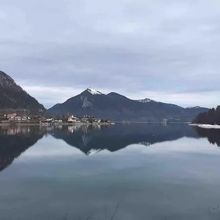 Lakehouse Gretel On Ground Floor Sleeps 2 Comfortably, Maximum 4 Apartament *