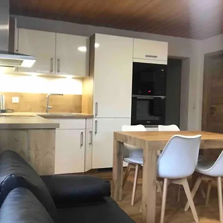 Apartament Lakehouse Gretel On Ground Floor Sleeps 2 Comfortably, Maximum 4 Kochel am See