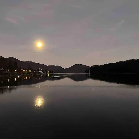 Apartament Lakehouse Gretel On Ground Floor Sleeps 2 Comfortably, Maximum 4